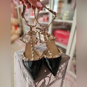 💯Authentic VALENTINO Rockstud Heels Black and Gold size 38.5